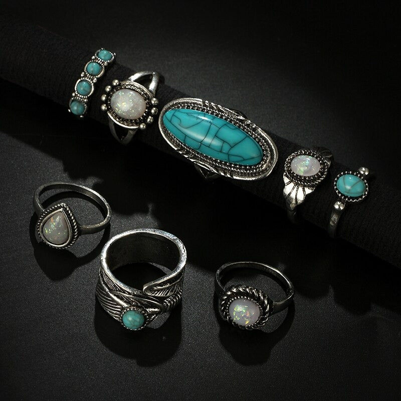 8 Piece Alloy Green Rhinestone Rings